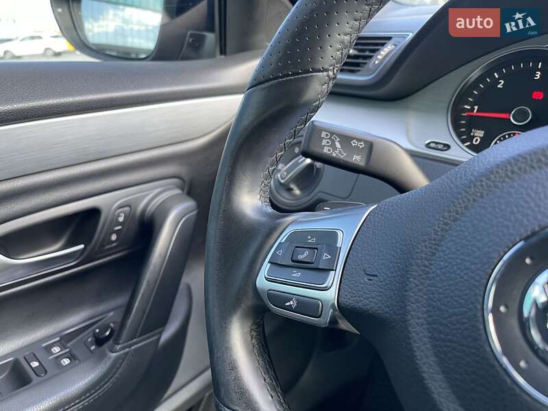 Купе Volkswagen CC / Passat CC 2013 в Львові