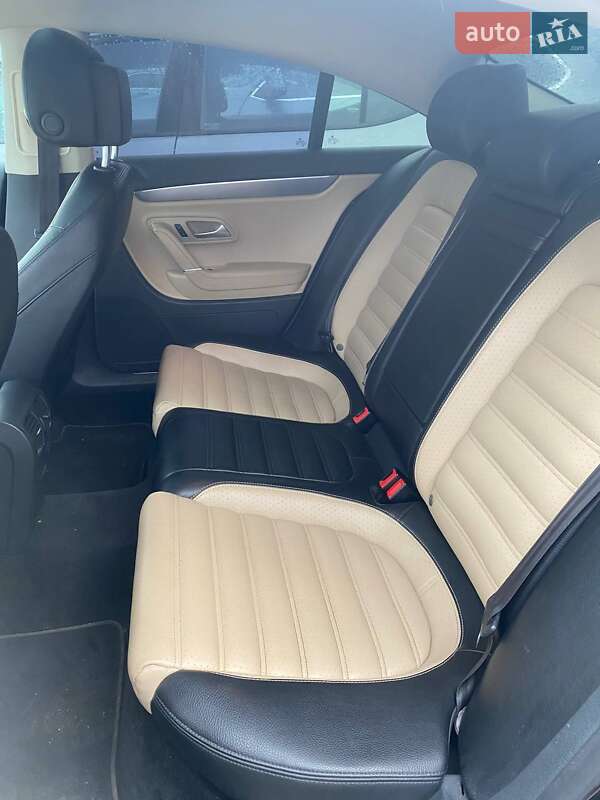 Купе Volkswagen CC / Passat CC 2012 в Киеве