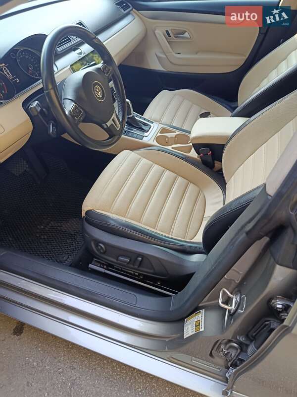 Купе Volkswagen CC / Passat CC 2011 в Дніпрі