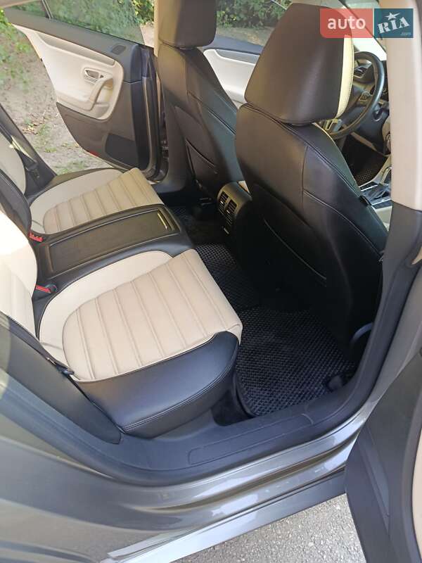 Купе Volkswagen CC / Passat CC 2011 в Дніпрі
