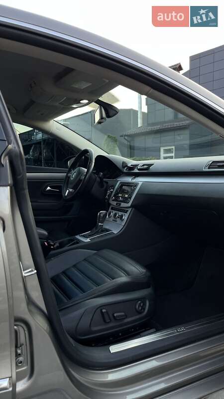 Купе Volkswagen CC / Passat CC 2012 в Шепетівці