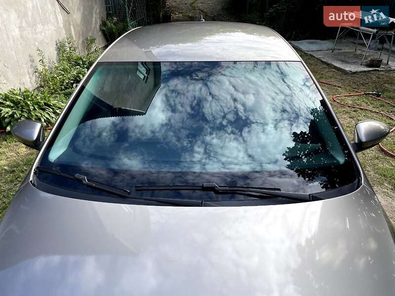 Купе Volkswagen CC / Passat CC 2014 в Києві