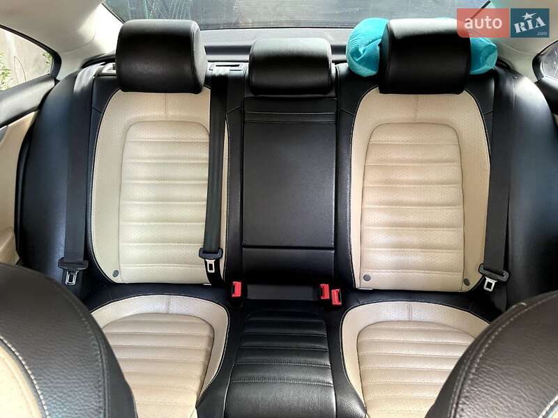 Купе Volkswagen CC / Passat CC 2014 в Києві