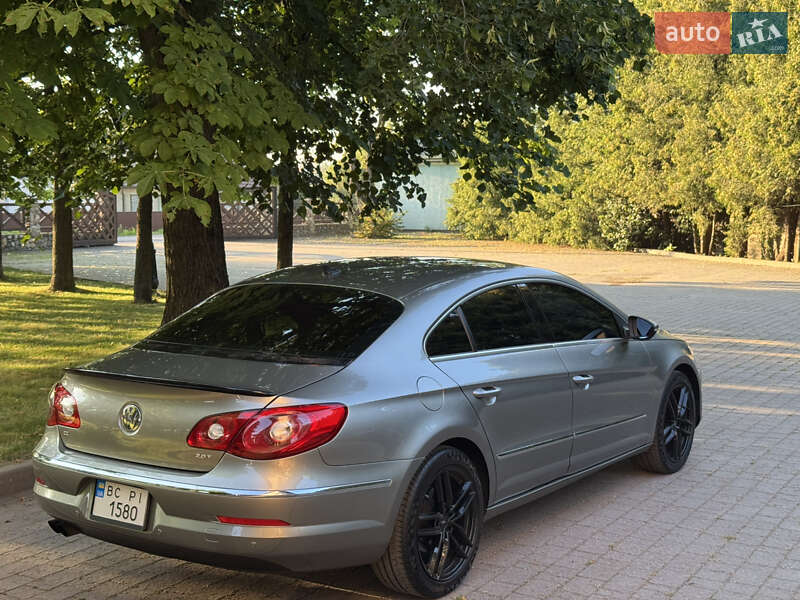 Купе Volkswagen CC / Passat CC 2010 в Брошневе-Осаде