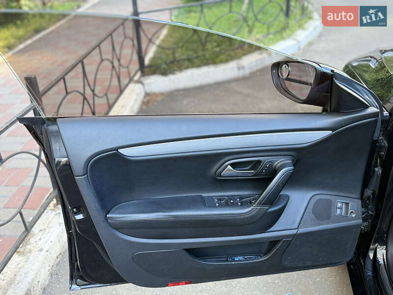 Купе Volkswagen CC / Passat CC 2015 в Києві