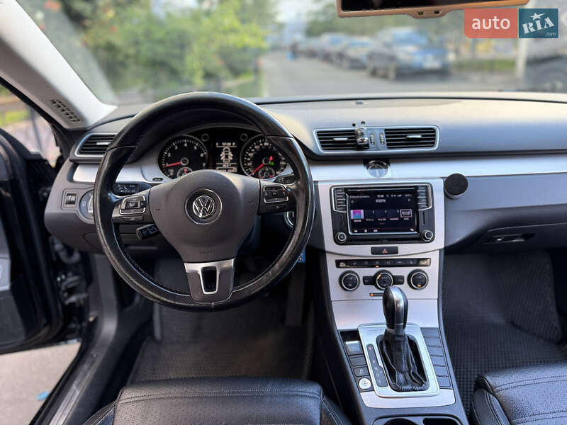 Купе Volkswagen CC / Passat CC 2015 в Києві