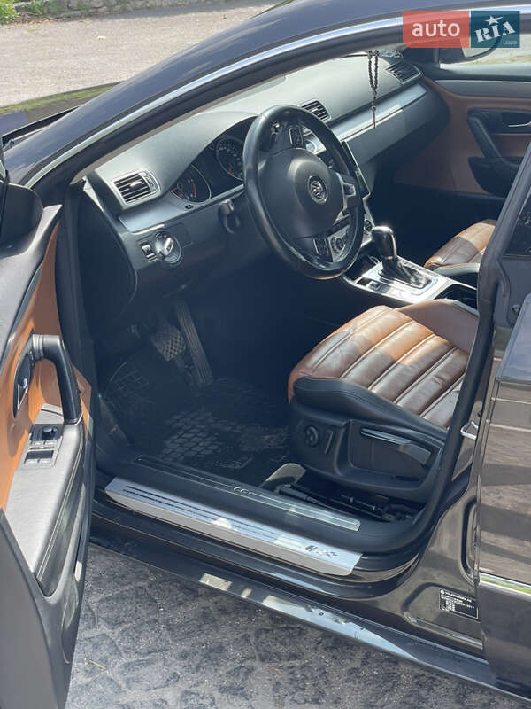 Купе Volkswagen CC / Passat CC 2012 в Тернополе