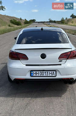 Купе Volkswagen CC / Passat CC 2013 в 