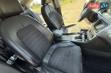 Купе Volkswagen CC / Passat CC 2011 в 