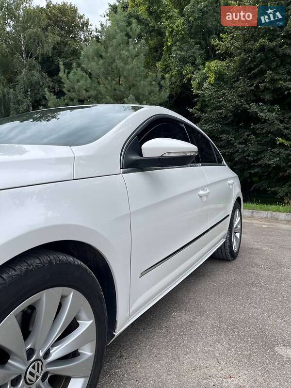 Купе Volkswagen CC / Passat CC 2011 в Борщеві