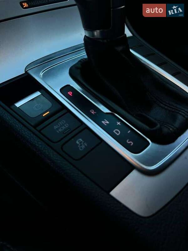 Купе Volkswagen CC / Passat CC 2011 в Борщеві