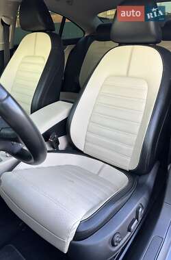 Купе Volkswagen CC / Passat CC 2011 в 