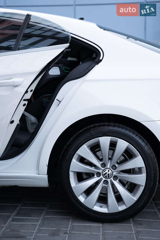 Седан Volkswagen CC / Passat CC 2011 в Одесі фото 5 Седан Volkswagen CC / Passat CC 2011 в Одесі