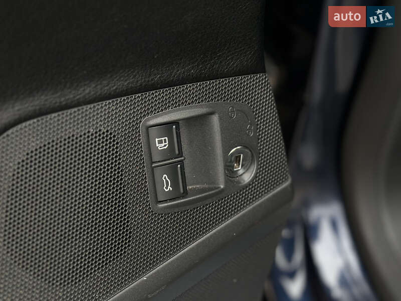 Купе Volkswagen CC / Passat CC 2012 в Шептицькому