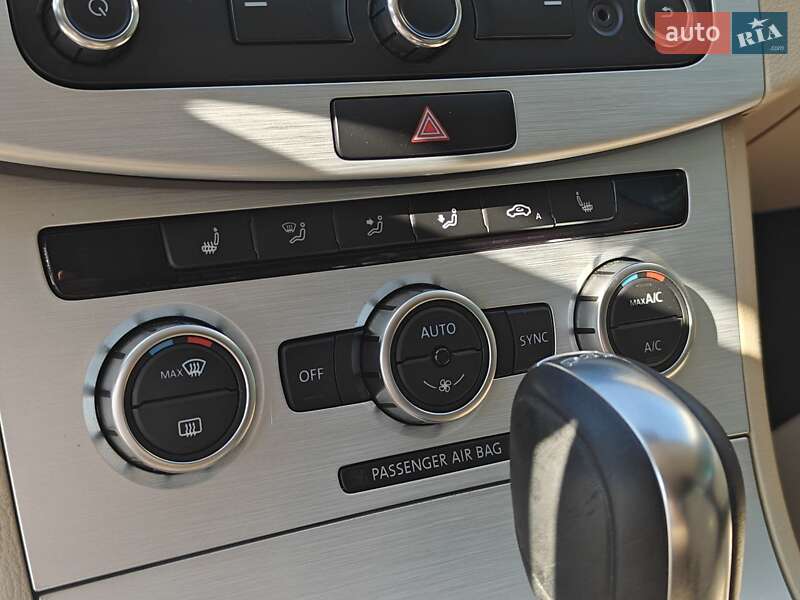 Купе Volkswagen CC / Passat CC 2013 в Львове