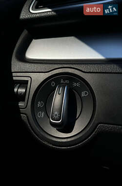 Купе Volkswagen CC / Passat CC 2011 в 