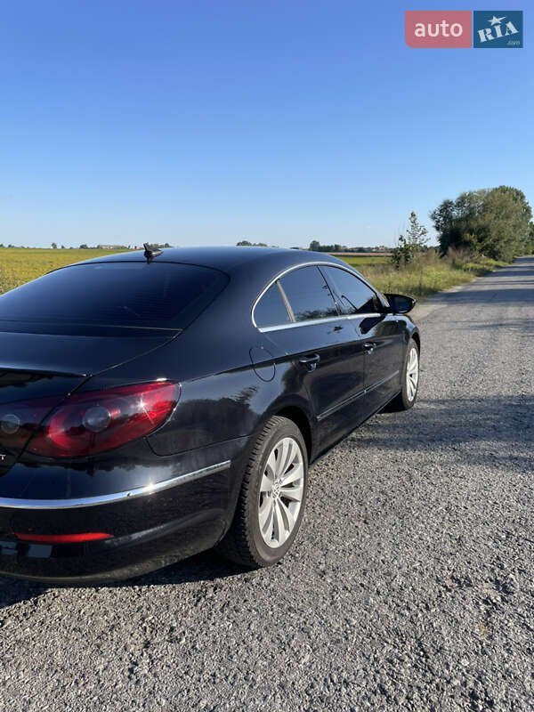 Купе Volkswagen CC / Passat CC 2010 в Полонному