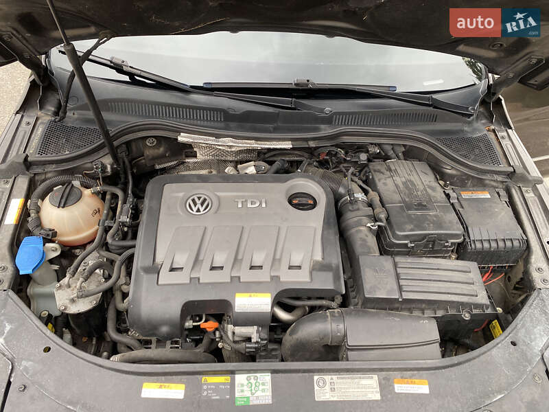 Купе Volkswagen CC / Passat CC 2013 в Таращі