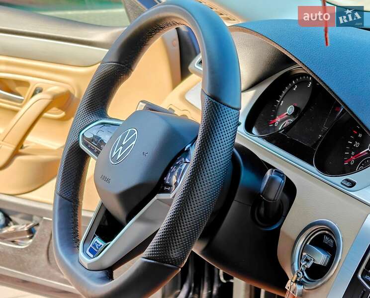 Купе Volkswagen CC / Passat CC 2012 в Киеве