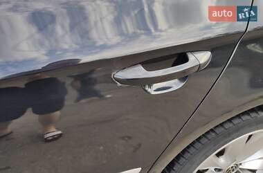 Купе Volkswagen CC / Passat CC 2011 в 