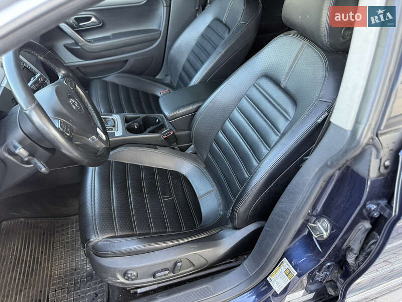 Купе Volkswagen CC / Passat CC 2011 в Звягеле