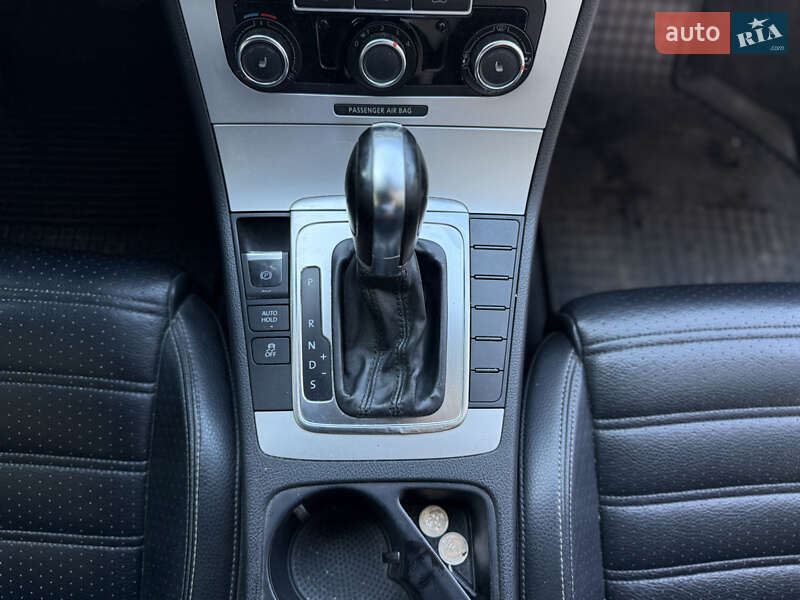Купе Volkswagen CC / Passat CC 2011 в Звягеле