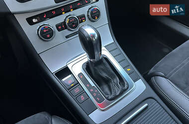 Купе Volkswagen CC / Passat CC 2012 в 