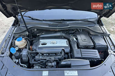 Купе Volkswagen CC / Passat CC 2012 в 