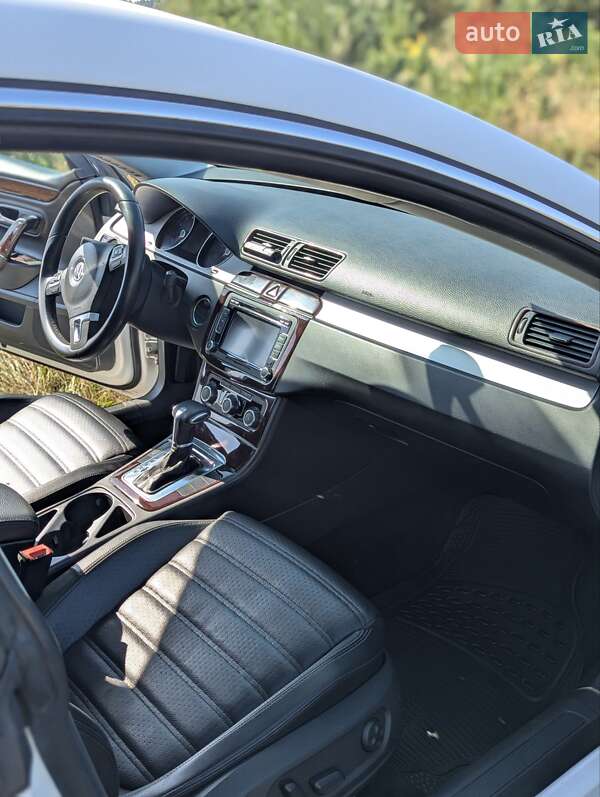 Купе Volkswagen CC / Passat CC 2010 в Камені-Каширському