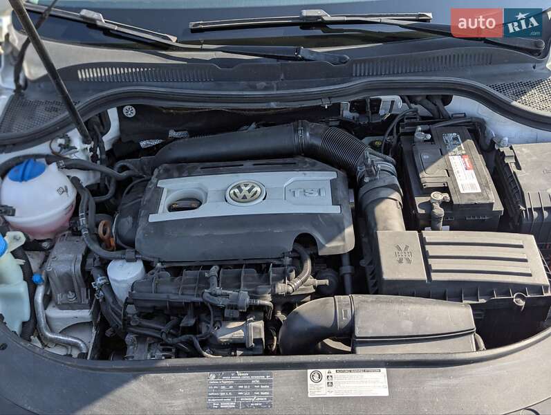 Купе Volkswagen CC / Passat CC 2010 в Камені-Каширському