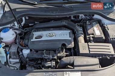 Купе Volkswagen CC / Passat CC 2010 в 