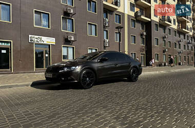 Купе Volkswagen CC / Passat CC 2012 в 