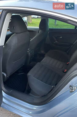 Купе Volkswagen CC / Passat CC 2011 в 