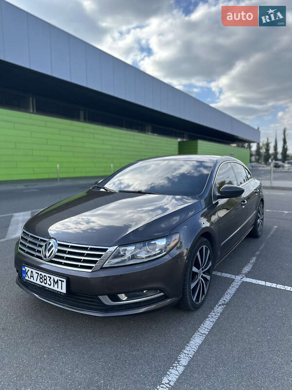 Купе Volkswagen CC / Passat CC 2012 в Киеве