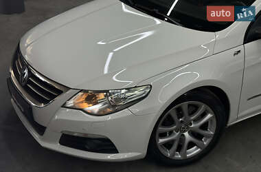 Купе Volkswagen CC / Passat CC 2011 в 