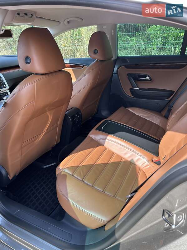 Купе Volkswagen CC / Passat CC 2009 в Киеве