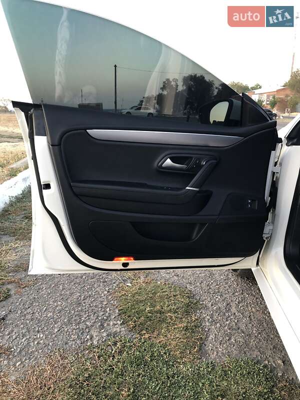 Купе Volkswagen CC / Passat CC 2014 в Білгороді-Дністровському