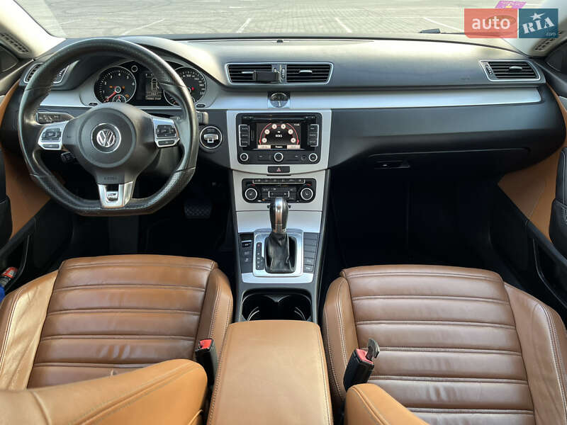 Купе Volkswagen CC / Passat CC 2011 в Киеве