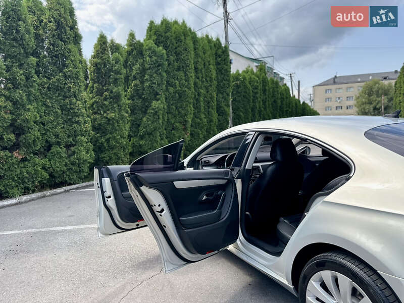Купе Volkswagen CC / Passat CC 2010 в Тернополе