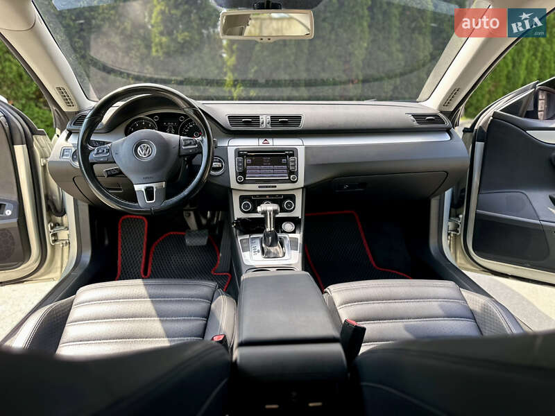 Купе Volkswagen CC / Passat CC 2010 в Тернополе