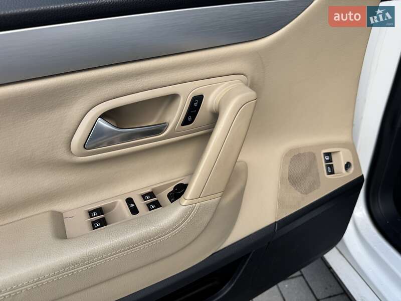 Купе Volkswagen CC / Passat CC 2014 в Киеве