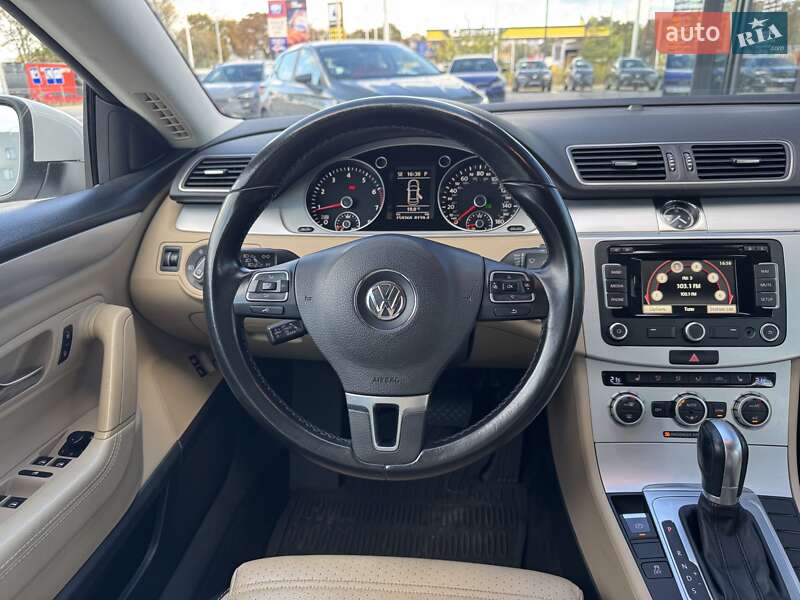 Купе Volkswagen CC / Passat CC 2014 в Киеве
