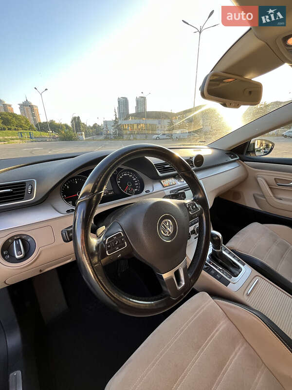 Купе Volkswagen CC / Passat CC 2012 в Луцке