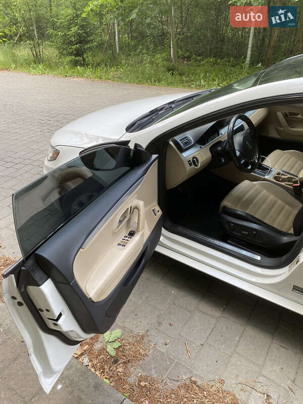 Купе Volkswagen CC / Passat CC 2013 в Львове