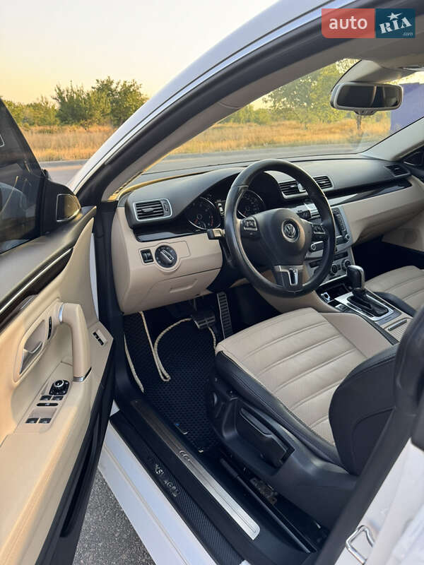 Купе Volkswagen CC / Passat CC 2013 в Кропивницькому