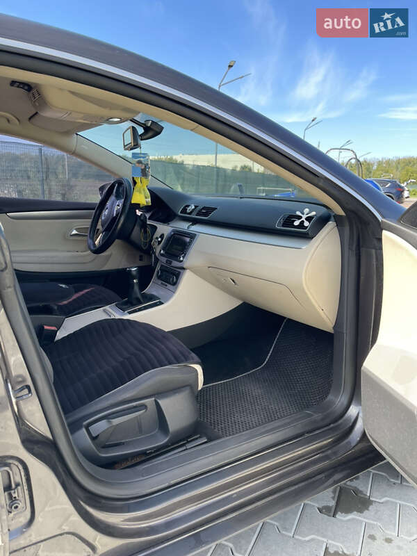 Купе Volkswagen CC / Passat CC 2010 в Вінниці