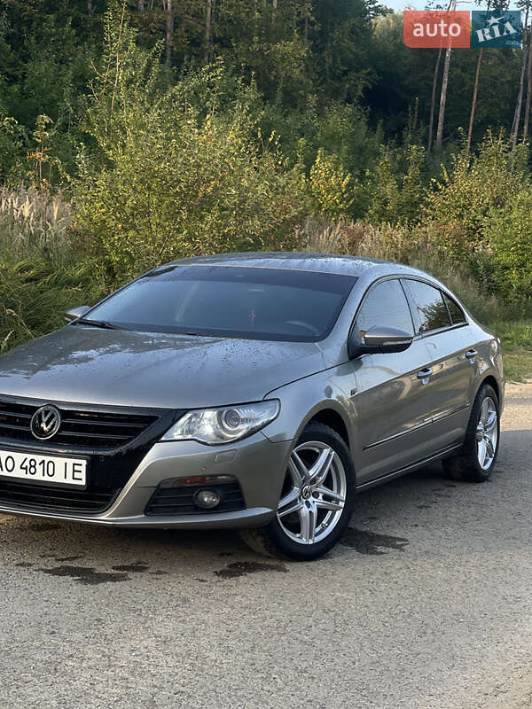 Купе Volkswagen CC / Passat CC 2010 в Калуше