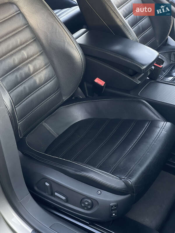 Купе Volkswagen CC / Passat CC 2010 в Калуше