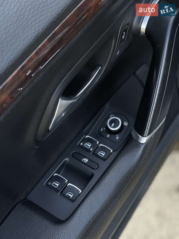 Купе Volkswagen CC / Passat CC 2010 в Калуше