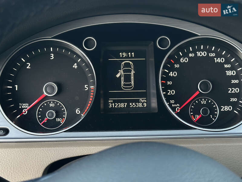 Купе Volkswagen CC / Passat CC 2013 в Ужгороде